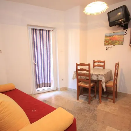 Family Friendly With A Swimming Pool - 3394 Apartmán *