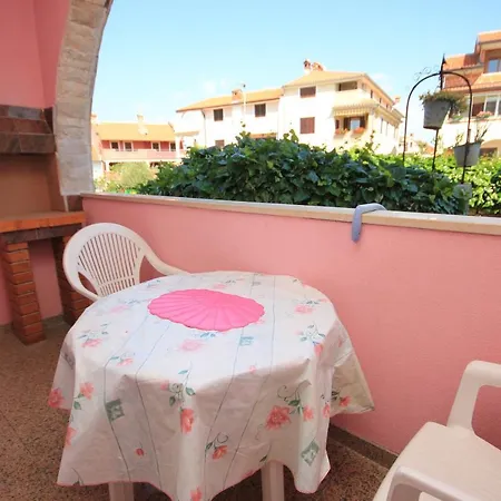 Family Friendly Apartments With A Swimming Pool Rovinj - 3394