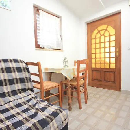Family-friendly With Swimming Pool - 3394 * רוביני
